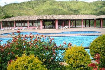 هتل Fazenda Retiro Das Rosas