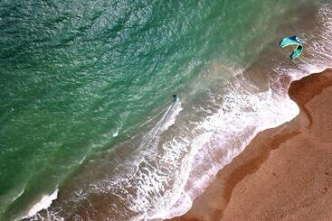 هتل Hiru Villas And Kitesurfing