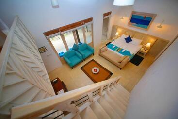 هتل Hiru Villas And Kitesurfing