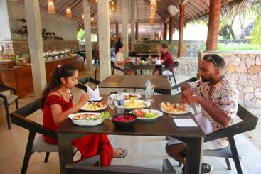 هتل Hiru Villas And Kitesurfing