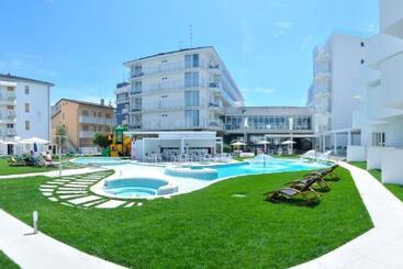 هتل Marina Junior Suite 4 Stelle S