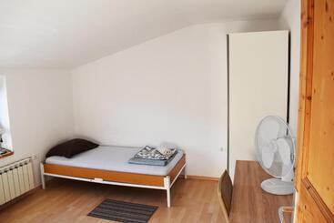 هتل Rooms Busija