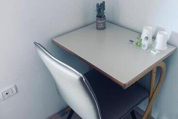 هتل Rooms Busija