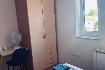 هتل Rooms Busija