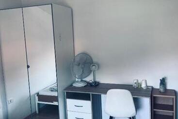 هتل Rooms Busija