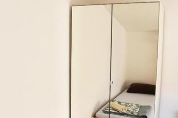 هتل Rooms Busija