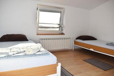 هتل Rooms Busija