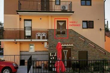 هتل Rooms Busija