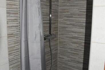 هتل Rooms Busija