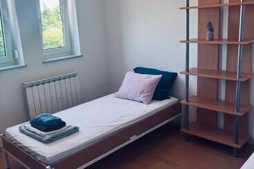 هتل Rooms Busija