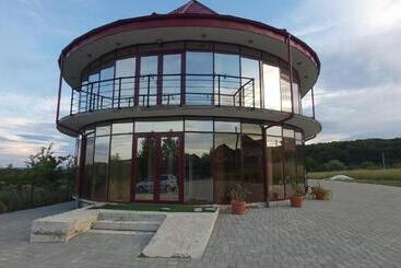 پانسیون Vila Dragomirna