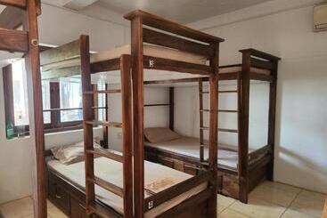 Arugam Hostel