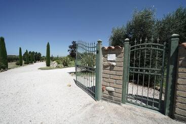 تختخواب و صبحانه Casa Degli Ulivi