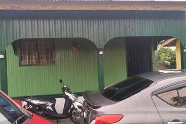 تختخواب و صبحانه Homestay & Roomstay Airport Kelantan