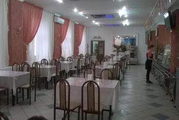هتل Gostinitsa Tselinnaya