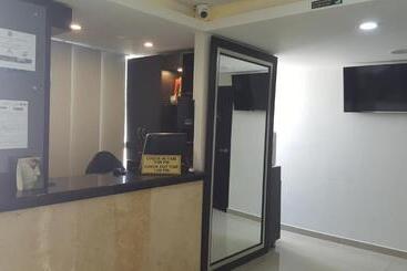 هتل Puerta De Luna