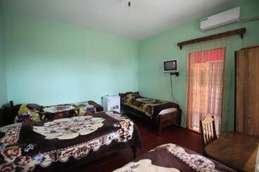 پانسیون Guest House Imeda