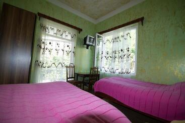 پانسیون Guest House Imeda