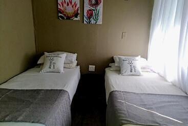 پانسیون Overnight Stop Before Kruger National Park