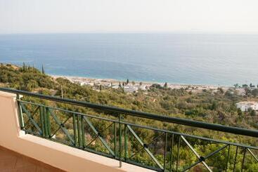 پانسیون Sunshine Guesthouse Dhermi