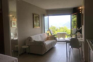 تختخواب و صبحانه Bedandbreakfastlagodicomo