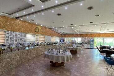 Dawa Hotel And Restaurant