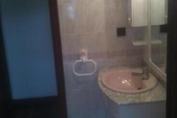 ペンション Habitaciones López Azcona