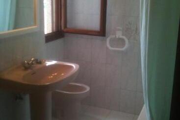ペンション Habitaciones López Azcona