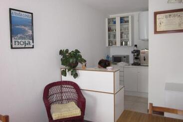 ペンション Habitaciones López Azcona