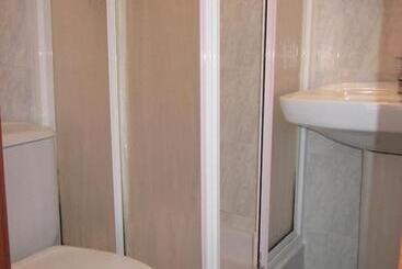 ペンション Habitaciones López Azcona