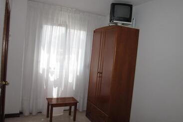 پانسیون Habitaciones López Azcona