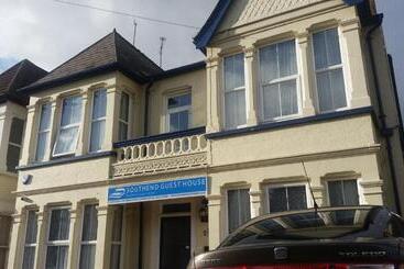 پانسیون Southend Guest House   Close To Beach, Train Station & Southend Airport