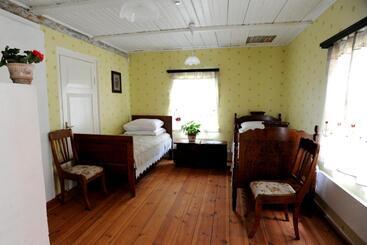 پانسیون Stay At Lithuanian Folk Museum