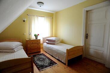 پانسیون Stay At Lithuanian Folk Museum
