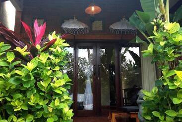 پانسیون The Sari Bungalows