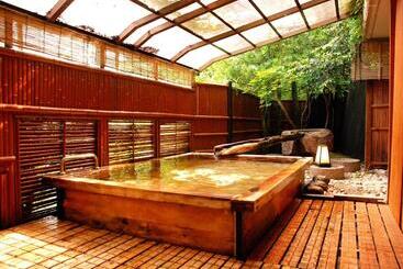 Sakaya Ryokan Yoshina Onsen
