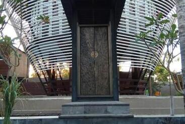هتل Bali Umah Tinjung