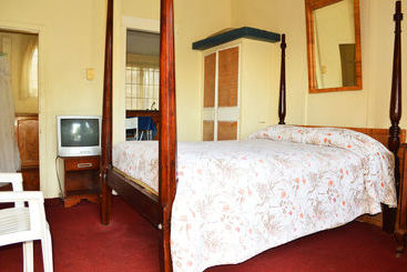 هتل Deadend Cottages
