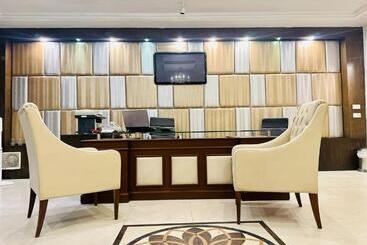 Grand Regent Hotel & Suites