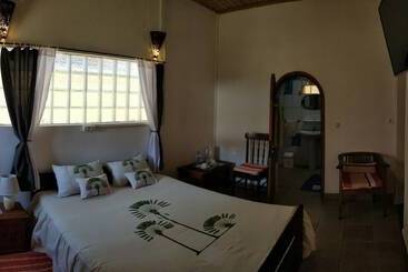 هتل Le Trianon