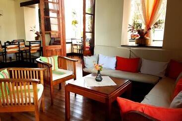 هتل Le Trianon