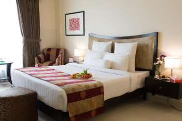 هتل Ramada By Wyndham Karachi Creek