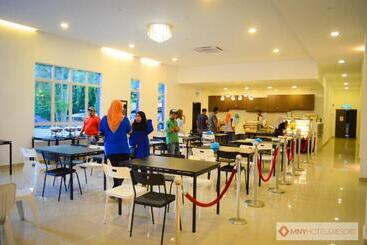 Mny Hotel & Resort