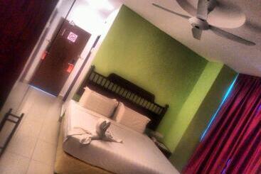 Mny Hotel & Resort