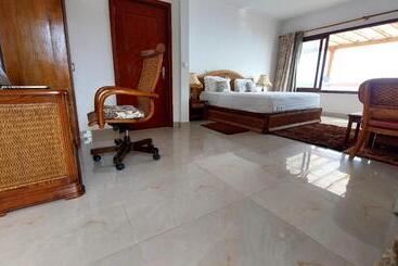 استراحتگاه Residencial Ramire Tour