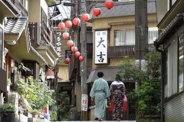 ریوکان Yunohira Kamiyanagiya
