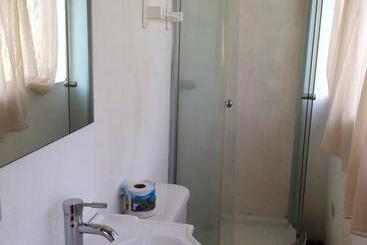 تختخواب و صبحانه Eden Villa Jacmel