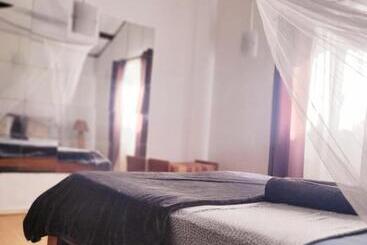 تختخواب و صبحانه Sannyasa Wellness And Spa