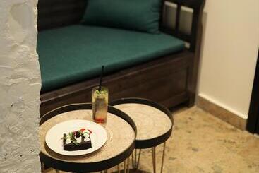 تختخواب و صبحانه Toon Armeni Guest House