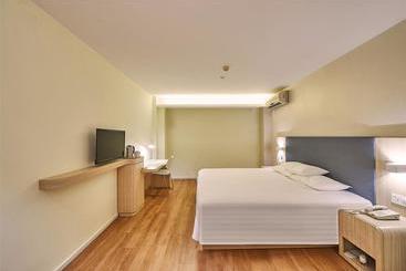 هتل Hanting  Weifang Beihai Road Futian Leiwo